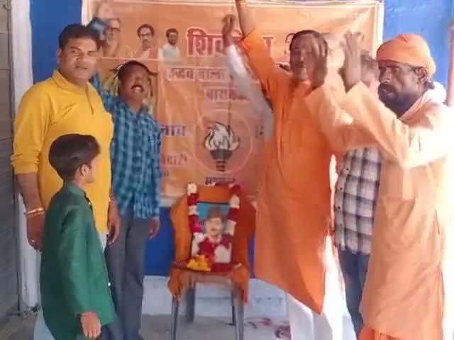 शहीद भगत सिंह जी की 93 वें शहादत दिवस पर नमन करते हुए शिवसैनिक
#शिवसेना यूबीटी बाराबंकी २३मार्च #सौमैया नगर