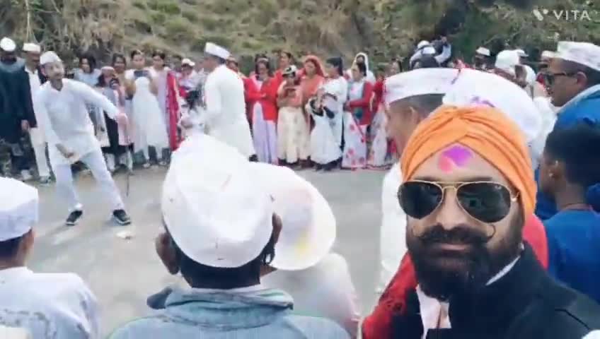 बग्वालीपोखर: नौलाकोट में ध्वजा पताकाओं ढोल दमाऊ लेकर पहुंचे होलियार शिवमंदिर, नगरे निशान के साथ मसकबीन ताशे झांझर बजाकर पहुंचे मंदिर