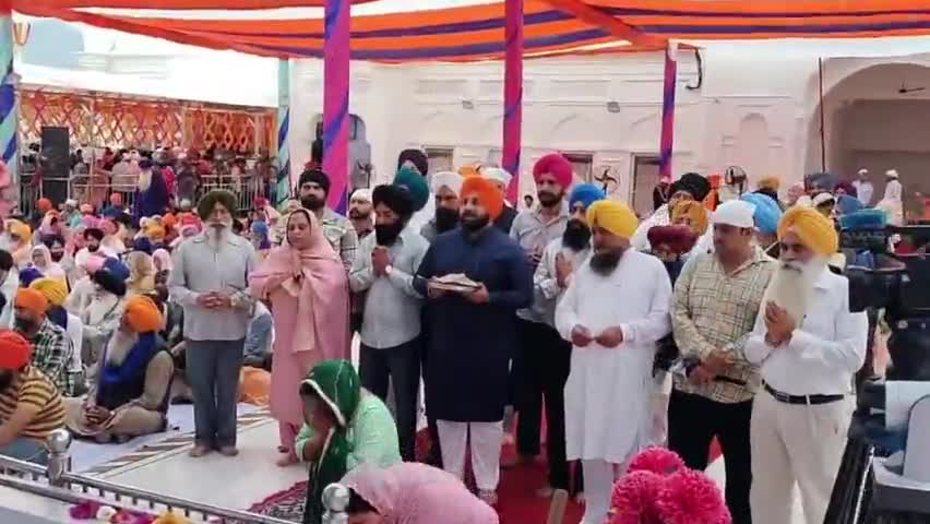ਆਨੰਦਪੁਰ ਸਾਹਿਬ: ਸਿੱਖਿਆ ਮੰਤਰੀ ਪੰਜਾਬ ਹਰਜੋਤ ਸਿੰਘ ਬੈਂਸ ਹੋਲੇ ਮਹੱਲੇ ਦੇ ਪਹਿਲੇ ਦਿਨ ਤਖਤ ਸ੍ਰੀ ਕੇਸਗੜ ਸਾਹਿਬ ਵਿਖੇ ਹੋਏ ਨਤਮਸਤਕ