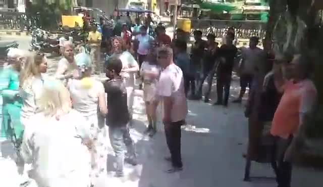 राजनगर: विश्व प्रसिद्ध खजुराहो पर्यटन में होली के पर्व पर विदेशी पर्यटकों ने बड़ी धूम धाम से मनाया #happyholi #khajuraho