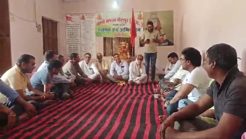 कवि #भारत_भूषण की #वायरल #कविता।
आप भी सुनकर कहेंगे।
#वाह_वाह... क्या बात है ।