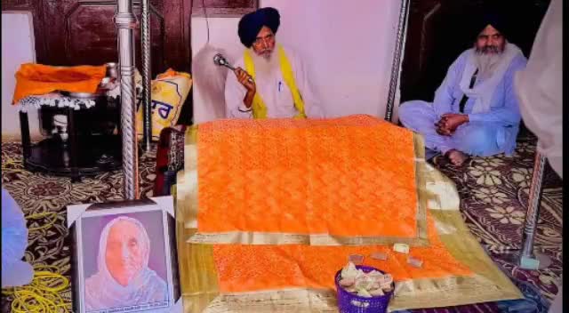 ਕਲਾਨੌਰ: ਪਿੰਡ ਮੂਲੋਵਾਲੀ ਤੋ ਆਪ ਆਗੂ ਰਛਪਾਲ ਸਿੰਘ ਦੀ ਮਾਤਾ ਦੇ ਦੇਹਾਂਤ ਤੇ ਆਪ ਤੋ ਡੇਰਾ ਬਾਬਾ ਨਾਨਕ ਦੇ ਇੰਚ.ਗੁਰਦੀਪ ਰੰਧਾਵਾ ਨੇ ਕੀਤਾ ਦੁੱਖ ਸਾਂਝਾ