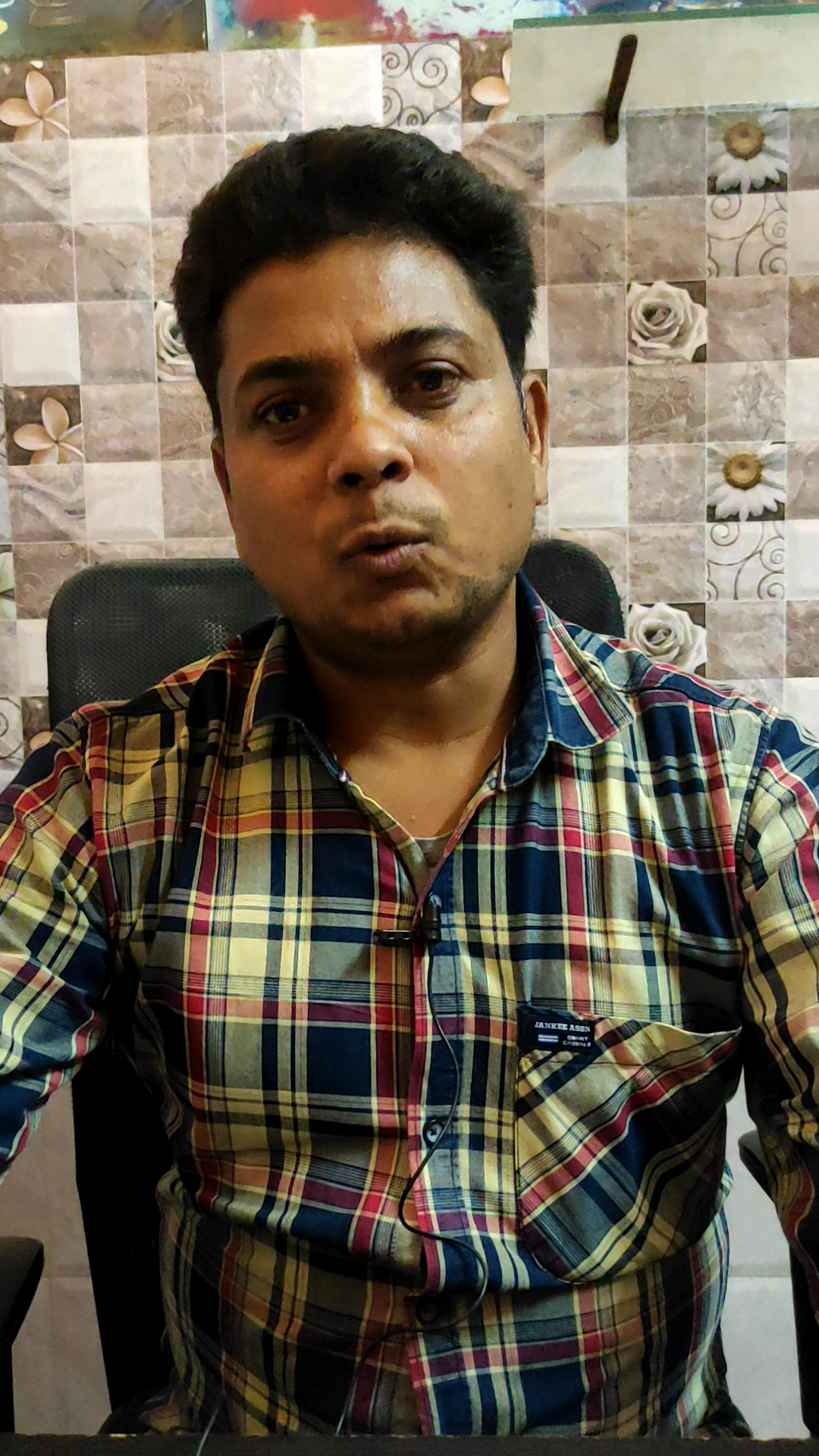 #Byjus#कोचिंग सेंटर के नाम पर गलत जानकारी देकर कई परिवार जनों से पैसा लूट रहे है हमको सही जानकारी न देकर  #शिवशंकर महतो पिता का नाम लक्ष्मी महतो गांव माधोपट्टी थाना कामतौल जिला दरभंगा बिहार ने धोखाधड़ी की है l यह  आदमी बहुत बड़ा धोखेबाज हे