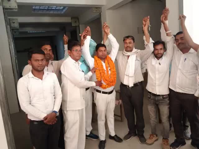 जो व्यक्ति #ईडी_सीबीआई का गलत इस्तेमाल कर रहा है,
क्या वो #ईवीएम मशीन का सही इस्तेमाल करेगा...?????
#आनन्द_कुमार_गौतम