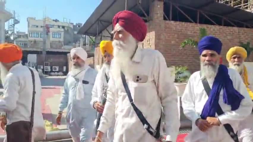 ਅੰਮ੍ਰਿਤਸਰ 1: ਅਸਾਮ ਜੇਲ ਵਿੱਚ ਬੰਦ ਅੰਮ੍ਰਿਤ ਪਾਲ ਸਿੰਘ ਦੇ ਪਿਤਾ ਨੇ ਅਕਾਲ ਤਖਤ ਸਾਹਿਬ ਦੇ ਜਥੇਦਾਰ ਗਿਆਨੀ ਰਘਬੀਰ ਸਿੰਘ ਨਾਲ ਕੀਤੀ ਮੁਲਾਕਾਤ