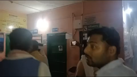 बड़हिया प्रखण्ड के डुमरी #मुखिया गुलशन जी को गंभीर अवस्था में बड़हिया अस्पताल में प्राथमिक उपचार करवा कर पटना रेफर करवाया,माँ जगदम्बा से जल्द स्वस्थ होने की मंगलकामना करता हूँ ॥