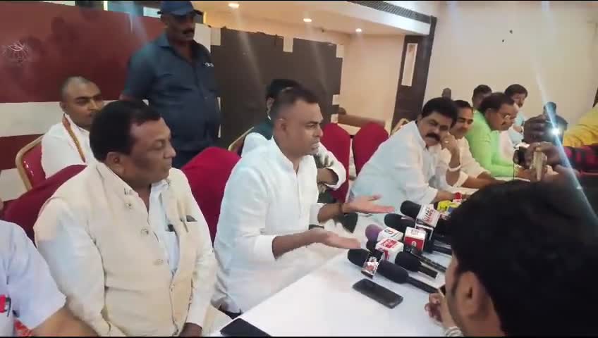 #गया लोकसभा क्षेत्र से राजद प्रत्याशी कुमार सर्वजीत को लालटेन पर बटन दबाकर भारी मतों से विजय बनाये।