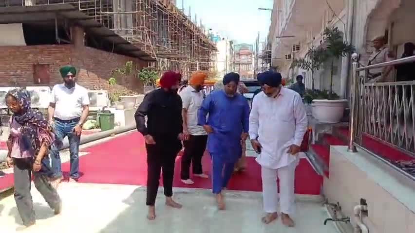 ਅੰਮ੍ਰਿਤਸਰ 1: DSGMC ਦੇ ਸਾਬਕਾ ਪ੍ਰਧਾਨ ਮਨਜੀਤ ਸਿੰਘ ਜੀ.ਕੇ ਨੇ ਅਕਾਲ ਤਖਤ ਸਾਹਿਬ ਦੇ ਜੱਥੇਦਾਰ ਨਾਲ ਪੰਥਕ ਮੁੱਦਿਆਂ ਨੂੰ ਲੈ ਕੇ ਕੀਤੀ ਮੁਲਾਕਾਤ