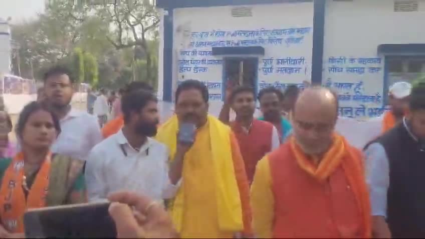 #एनडीए_प्रत्याशी माननीय सासंद आदरणीय Pradeep Kumar Singh  जी  के #नामांकन सह संकल्प यात्रा मेें भाग लेते हुए। ।साथ में भ