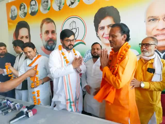 #India गठबंधन दलों की बैठक में #बाराबंकी शिवसेना यूबीटी जिला प्रमुख मनोज मिश्र विद्रोही 🇮🇳 🇮🇳 प्रत्याशी श्री तनुज पुनिया को जिताने का संकल्प लिया गया !!