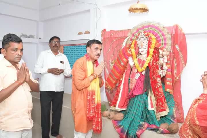 श्री #RamNavami के शुभ अवसर पर आज लोकसभा कौशाम्बी के कादीपुर में माँ दुर्गा की पूजा अर्चना कर आशीर्वाद लिया। तत्पश्चात जनसंवाद कर सभी को रामनवमी के पावन पर्व की शुभकामनाएं दी।

5 शताब्दियों के पश्चात भव्य #AyodhyaRamMandir में