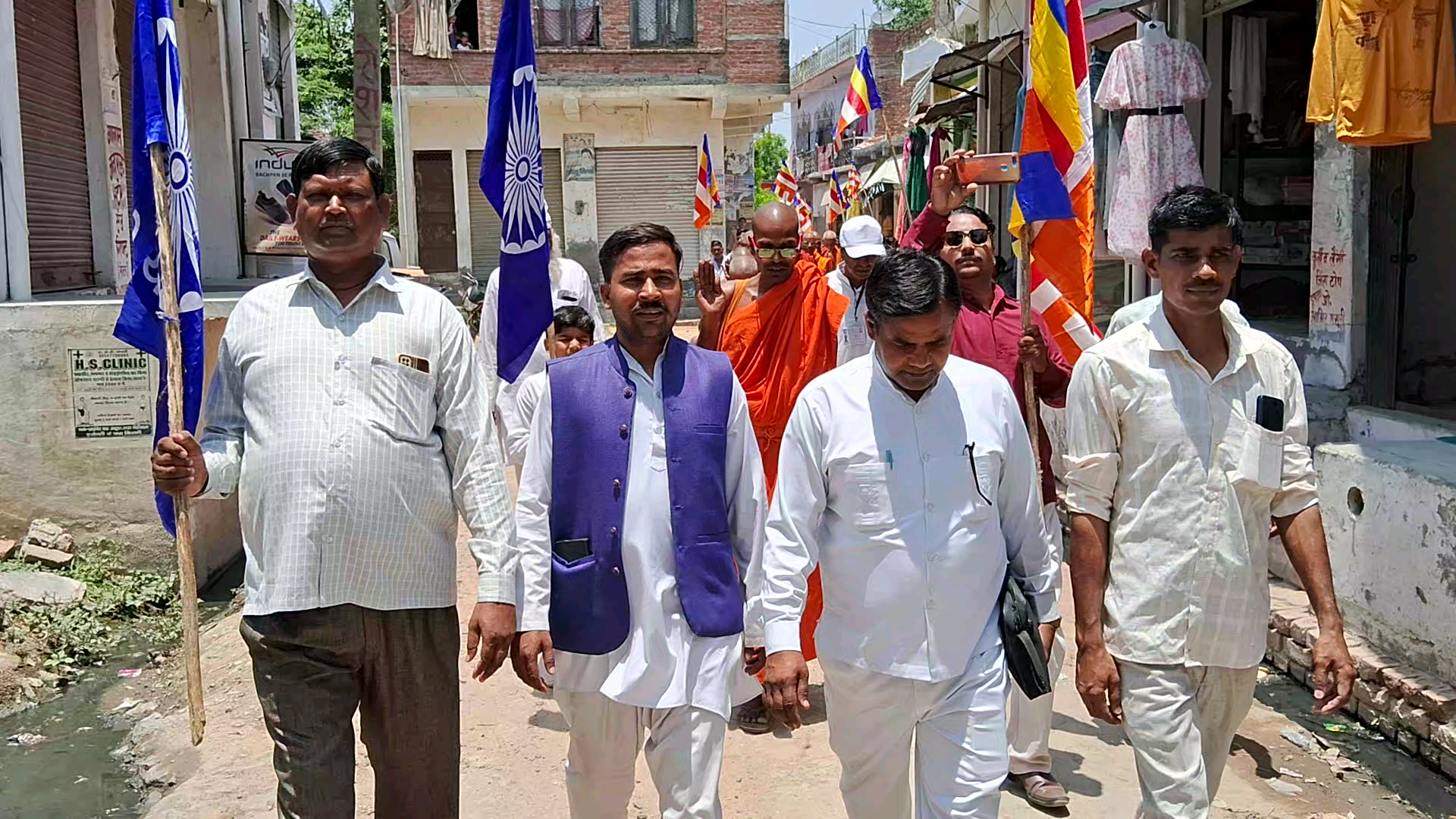 मैनपुरी के बौद्ध उपासको के लिए बड़ी खबर मैनपुरी में मई के अंतिम सप्ताह में बौद्ध प्रशिक्षण सेवा लगने जा रहा है।
#bhimarmy