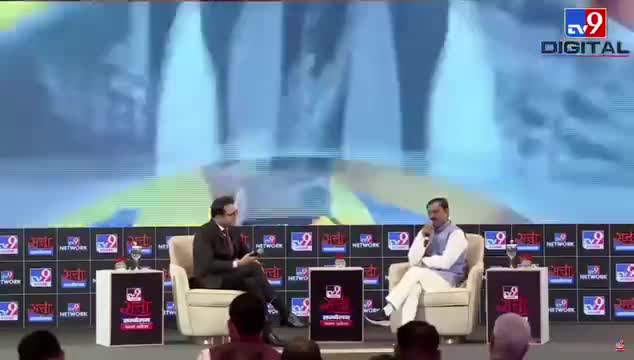 मेरे संसदीय क्षेत्र में 12 बूथ ऐसे हैं जहां अल्पसंख्यक समुदाय बाहुल्य है, लेकिन मोदी सरकार की जनकल्याणकारी योजनाओं के कारण ही उनके जीवन में सकारात्मक बदलाव आया है, यही कारण है कि #KhajurahoLoksabha की जनता इस बार हर बूथ पर कमल खिलाने के लिए
