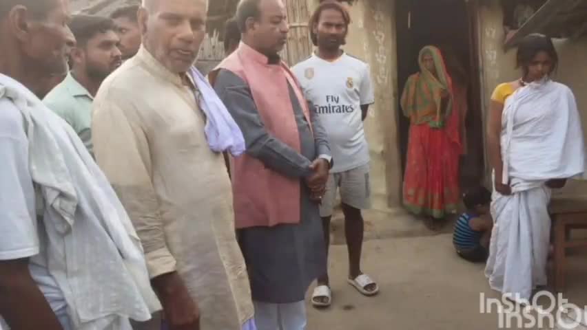बासोपट्टी: खौना पंचायत के वीरता गांव में जाकर विधायक अरुण शंकर प्रसाद ने महिला रसोइयां की हुई हत्या मामले की जाँच पड़ताल