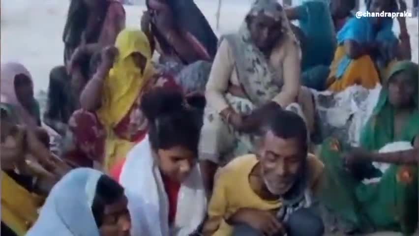 हसेरन: सादिकपुर गांव के पास अज्ञात वाहन ने बाइक में मारी टक्कर महिला की मौत बेटा घायल,