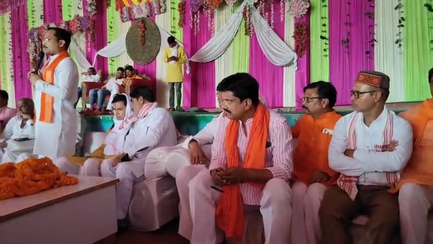 #देवरिया #लोकसभा #प्रत्याशी शशांक मणि जी के साथ #रामपुर #कारखाना मंडल के #कार्यकर्ताओं की बैठक में रहा।