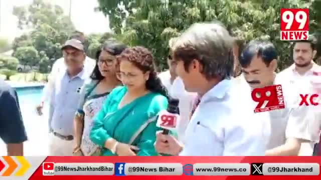 गांडेय में नामांकन से पहले कल्पना सोरेन ने बताया हेमंत की हिम्मत के साथ मैदान में उतर रही हूँ ।
#jmmjharkhand #HemantSorenJMM #KalpanaSoren #gandeybyelection #MithileshJMM #champaisorenhld