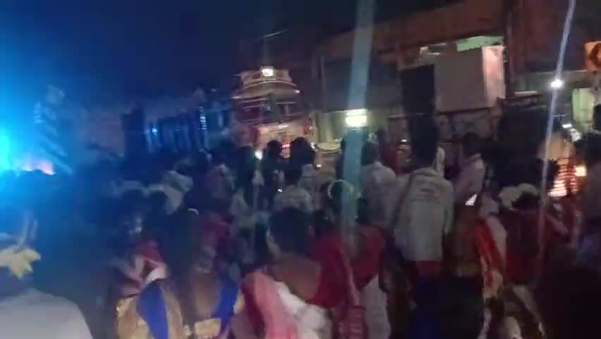 सरहुल में लोगों ने लिया भाग पूरा गोला रोड़ जाम #सरहुल #आदिवासी