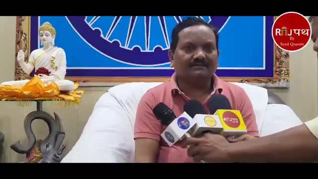 #जौनपुर स्पेशल-
बसपा वाराणसी मंडल के कोआर्डिनेटर पूर्व सांसद घनश्याम चंद्र खरवार का जौनपुर में सियासी घमासान पर बयान