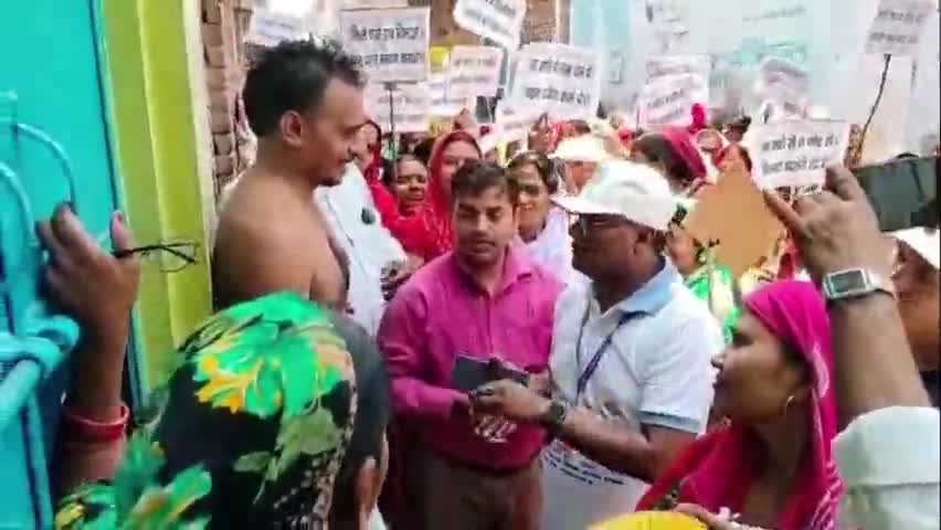 करगहर: स्वीप कार्यक्रम के तहत जीविका एवं आंगनबाड़ी सेविका के द्वारा गर्भे सहित अन्य जगहों पर निकाली गई मतदाता जागरूकता रैली