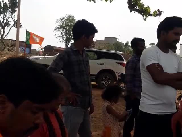 देवपहरी सारवां में गोड्डा डा निशिकांत दुबे जी के सुपुत्र