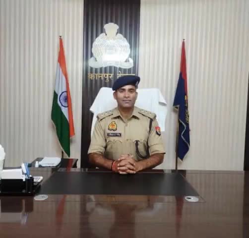 CO "क्षेत्र अधिकारी" कानपुर देहात भाई ( #Ravikant_Gond )जी को जन्मदिन की हार्दिक बधाई एवं अनंत शुभकामनाएं!
#happybirthday 💐🎁🎂 🙏💯💯💯