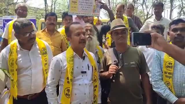 #EVM #VoteVapsiPassbook
अगर नागरिक इन कानूनों की मांग करने लगते हैं तो नेताओं पर इन कानूनों को लाने का दवाब बढ़ेगा