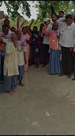 बहुजन समाज पार्टी के प्रत्याशी के प्रति लोगों का उत्साह एवं जोश गांव-गांव देखने को मिल रहा है...
 #हाथी #सैयद_नदीम_अशरफ