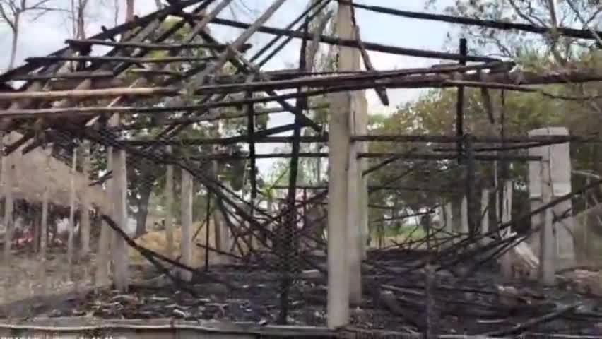 అవనిగడ్డ: ఘంటసాల మండలం కొత్తపల్లిలో అగ్నిప్రమాదంలో దగ్ధమైన కోళ్ల ఫారం, రూ.3 లక్షల మేర ఆస్తి నష్టం