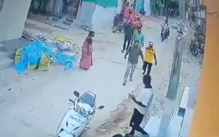 బాలాపూర్: మీర్‌పేట్‌లో జనసేన చీఫ్‌ పవన్ మాజీ పర్సనల్ సెక్యూరిటీ వెంకట్ ఇంటిపై కర్రలు, రాళ్లతో దాడి
