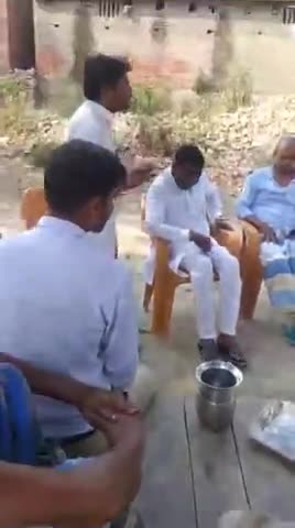 जनसंपर्क की कड़ी में आज #azamgarh लोकसभा के ग्राम मदनापुर में अपने #निषाद मल्लाह साहनी बस्ती में समाज के समक्ष #INDIA गठबंधन के लोकप्रिय लोकसभा प्रत्याशी #dhramendrayadav जी के पक्ष प्रचार कर भारी बहुमत से जिताने की अपील की।