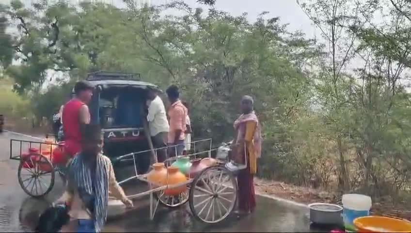 ಗುಳೇದಗುಡ್ಡ: ಬೂದಿನಗಡ ಗ್ರಾಮದಲ್ಲಿ ನೀರಿಗಾಗಿ ಹಾಹಾರ:ಸಂಕಟ ತೋಡಿಕೊಂಡ ಗ್ರಾಮಸ್ಥರು