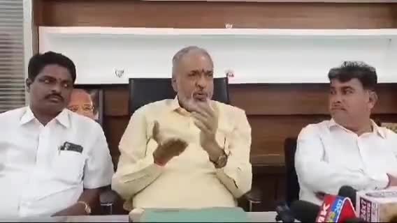 ಕಿತ್ತೂರು: ಶಿವರಾಮ ಹೆಬ್ಬಾರ ರಾಜೀನಾಮೆ ನೀಡಲಿ: ಕಿತ್ತೂರಿನಲ್ಲಿ ಮಾಜಿ ವಿಧಾನಸಭೆ ಸ್ಪೀಕರ್ ವಿಶ್ವೇಶ್ವರ ಹೆಗಡೆ ಕಾಗೇರಿ.