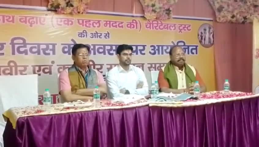 मुरादाबाद:सीडीओ सुमित यादव ने समाज में उत्कृष्ट कार्य करने वाले पुलिस व स्वास्थ्य कर्मियों को किया सम्मानित #मुरादाबाद