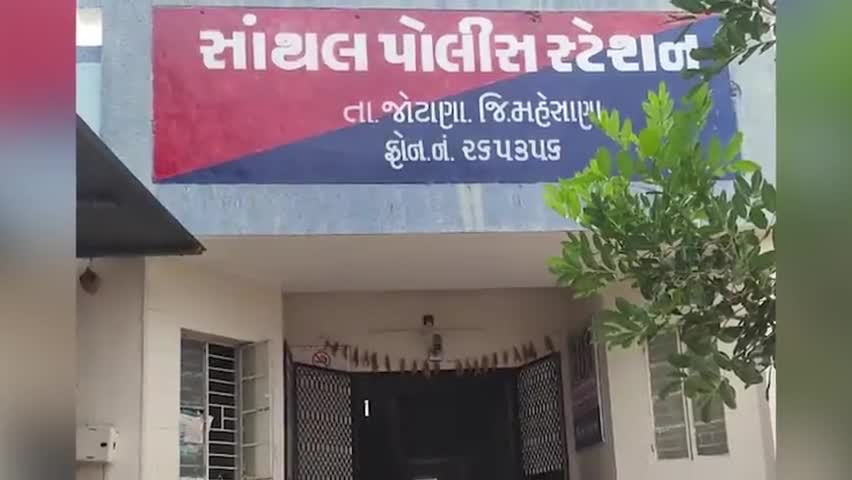 જોટાણા: મગુના કરશનપુરા રોડ પર બાવળની ઝાડીમાં સંતાડેલી વિદેશી દારૂની 99 બોટલો ઝડપાઈ