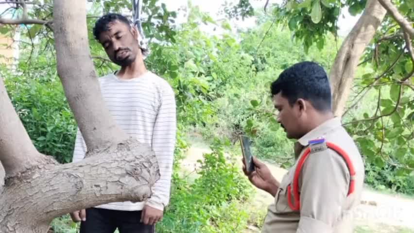 పలాస: వజ్రపు కొత్తూరు: బెండిగేట్ సమీప తోటల్లో ఉరేసుకుని 26 ఏళ్ల యువకుడు ఆత్మహత్య