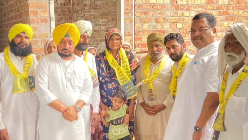 ਗਿੱਦੜਬਾਹਾ: ਪਿੰਡ ਰਖਾਲਾ ਦੇ ਕਈ ਪਰਿਵਾਰਾਂ ਨੇ ਫੜਿਆ ਆਪ ਦਾ ਪੱਲਾ,ਕਰਮਜੀਤ ਅਨਮੋਲ ਦੀ ਜਿੱਤ ਪੱਕੀ- ਐਡਵੋਕੇਟ ਸ਼ਰਮਾ ਹਰੀਕੇ ਕਲਾਂ