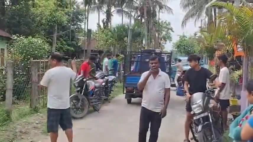 খড়িবাড়ি: অধিকারী ডেমরাভিটা এলাকা থেকে ১ যুবকের ঝুলন্ত মৃতদেহ উদ্ধার, তদন্তে পুলিশ
