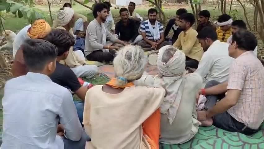 पृथ्वी के ताप भोला उपवन,अधांव,बबेरू बांदा में प्रकृति की रामधुन के माध्यम से कि गई प्रार्थना #मंगल भूमि फाउंडेशन