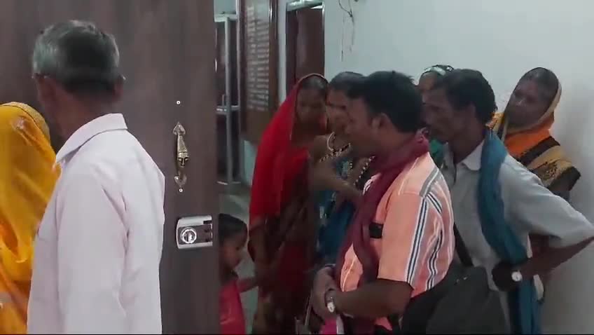 दुलदुला: कलेक्टर ने जनदर्शन में सुनी दुलदुला विकासखंड सहित जिले के आम जनता की समस्याएं।
