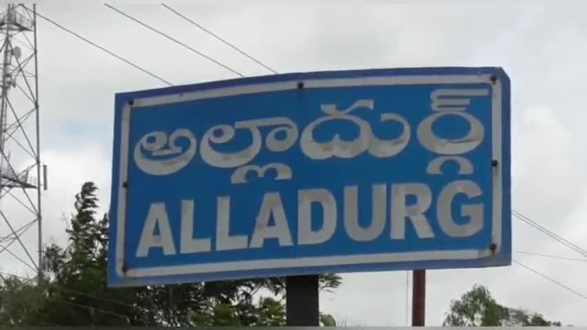 అల్లాదుర్గం: అల్లాదుర్గంలో నిబంధనలకు విరుద్ధంగా ఇసుక తరలిస్తున్న 5 లారీలు సీజ్, పోలీస్ స్టేషన్‌కు తరలింపు