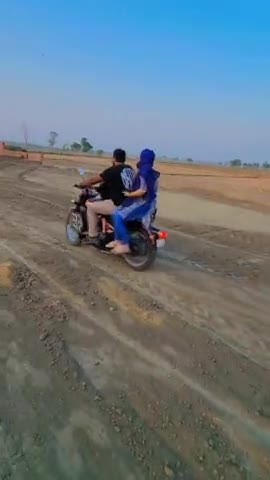 #bulletlovers Royal Enfield 
#royalenfield Royal Cafe Akshay Kumar 
#falaktakchalsathmere