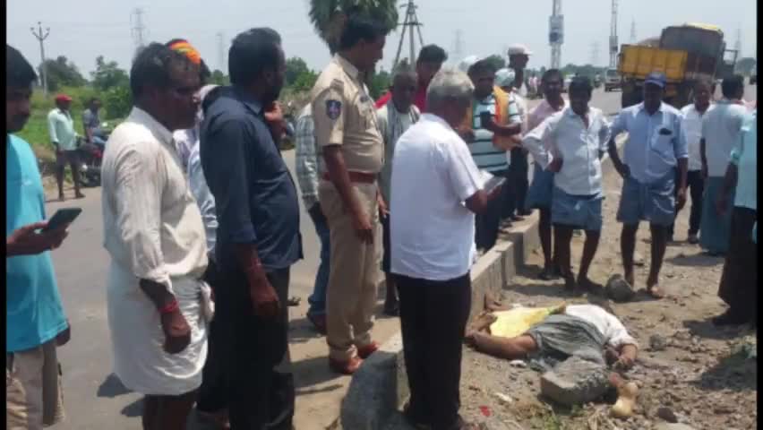 ఊరుకొండ గ్రామంలో బైక్‌పై వెళ్తున్న వ్యక్తిని లారీ ఢీకొట్టడంతో అక్కడికక్కడే మృతి, కేసు నమోదు