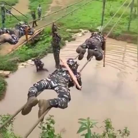 जम्मू कश्मीर में हुए हमले में भारतीय सेना ने एक आतंकवादी को मार गिराया
#indianarmy
#crpf
#terrorism 
#jammukashmir