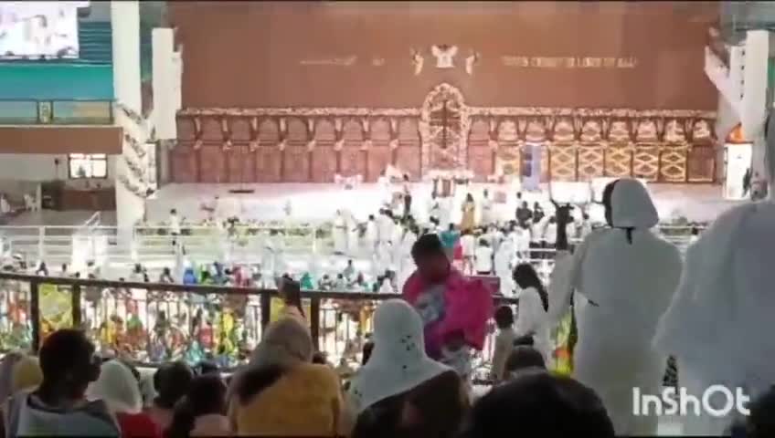 ధర్మసాగర్: కరుణాపురం క్రీస్తుజ్యోతి ప్రార్ధన మందిరంలో నిర్వహించిన ప్రత్యేక ప్రార్థనల్లో వరంగల్ పార్లమెంట్ సభ్యురాలు కడియం కావ్య