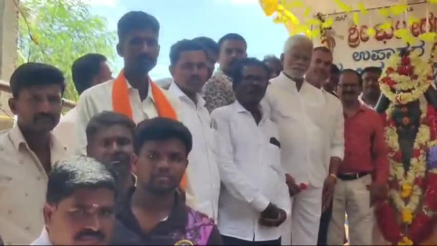 ಮಧುಗಿರಿ: ಜಿಲ್ಲೆಯಲ್ಲಿ ಭಗೀರಥ ಸಮಾಜ ಒಗ್ಗಟ್ಟಾಗಬೇಕಿದೆ ಓಬಳಾಪುರ ಗ್ರಾಮದಲ್ಲಿ ಜಿಲ್ಲಾ ಉಪ್ಪಾರ ಸಂಘದ ಮಂಜುನಾಥ್