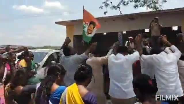 గండీడ్: గండేడ్ మండలంలో గ్రామాలకు బస్సు సౌకర్యం రాకతో పార్టీ కార్యకర్తలు ప్రజలు సంబరాలు