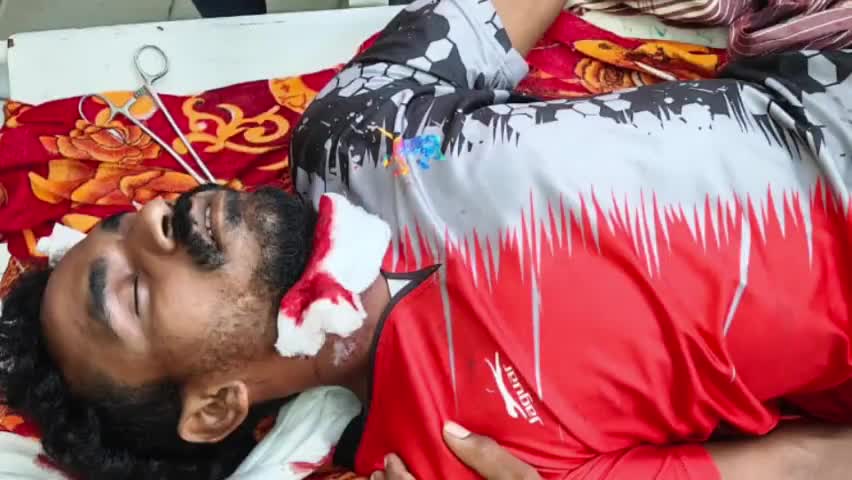 బయ్యారం: కోటగడ్డలో ఆత్మహత్యాయత్నం చేసిన ప్రేమికులు, ఉరివేసుకొని ప్రేమికురాలు, గొంతు కోసుకున్న ప్రియుడు, ప్రియురాలు మృతి
