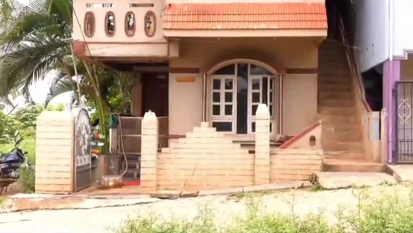 ಕಿತ್ತೂರು: ಮೂರು ಭ್ರೂಣ ಪತ್ತೆ ಹಿನ್ನಲೆ ಬೆಳಗಾವಿ ಜಿಲ್ಲೆಯ ಕಿತ್ತೂರು ಪಟ್ಟಣದಲ್ಲಿ ನಕಲಿ ವೈದ್ಯ ಲಾಡಖಾನ ಬೆನ್ನುಬಿದ್ದ ಆರೋಗ್ಯ ಅಧಿಕಾರಿಗಳು.