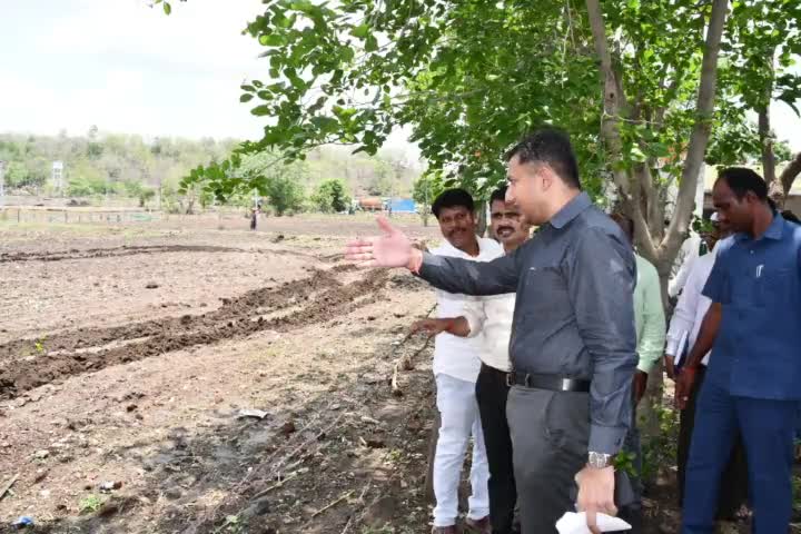 నేరడిగొండ: నేరడిగొండ మండలంలోని పలు ప్రభుత్వ పాఠశాలలను ఆకస్మిక తనిఖీ చేసిన జిల్లా కలెక్టర్ రాజర్షి షా